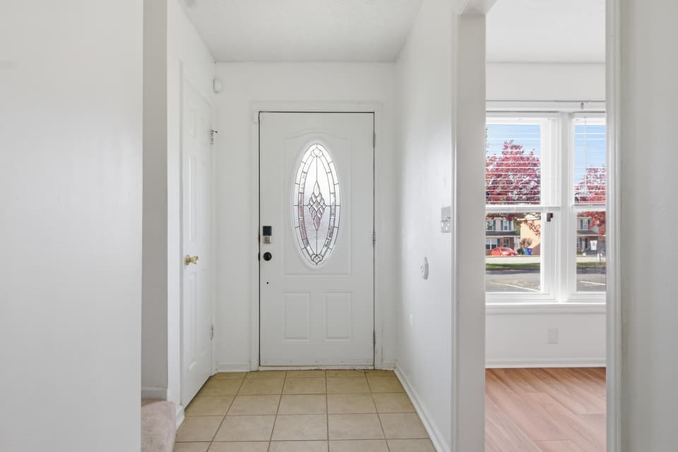 1655 York Drive, photo 4 of 38