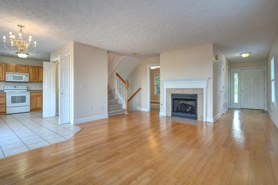 295 Tall Oak Boulevard, photo 8 of 34