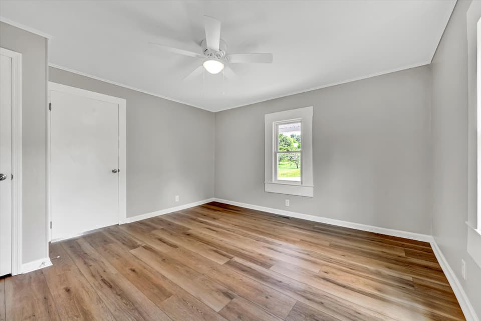955 Church St NE, photo 22 of 33