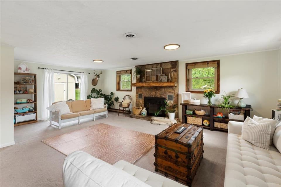 80 Henley Drive, photo 35 of 40