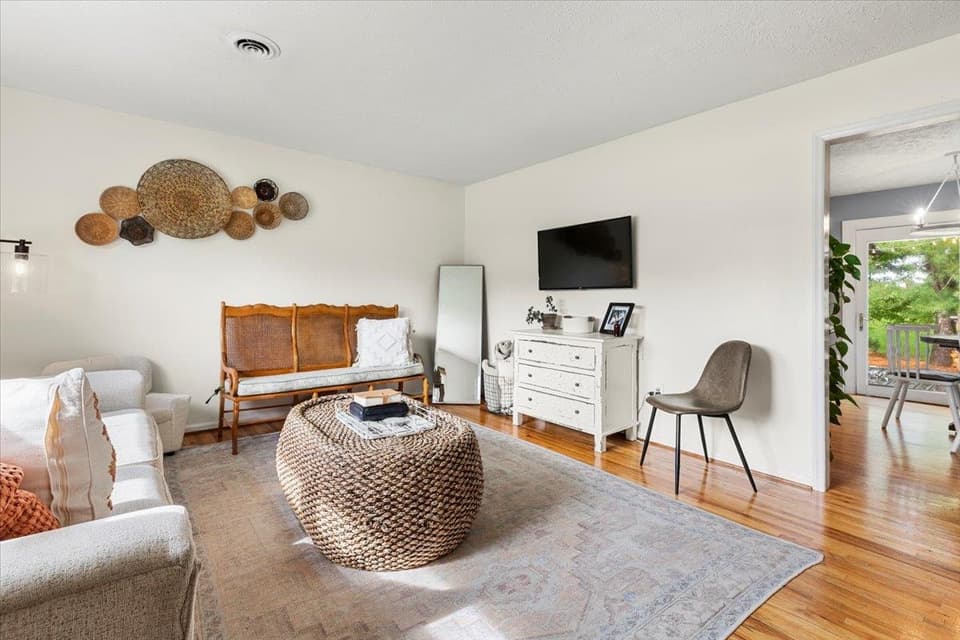80 Henley Drive, photo 8 of 40