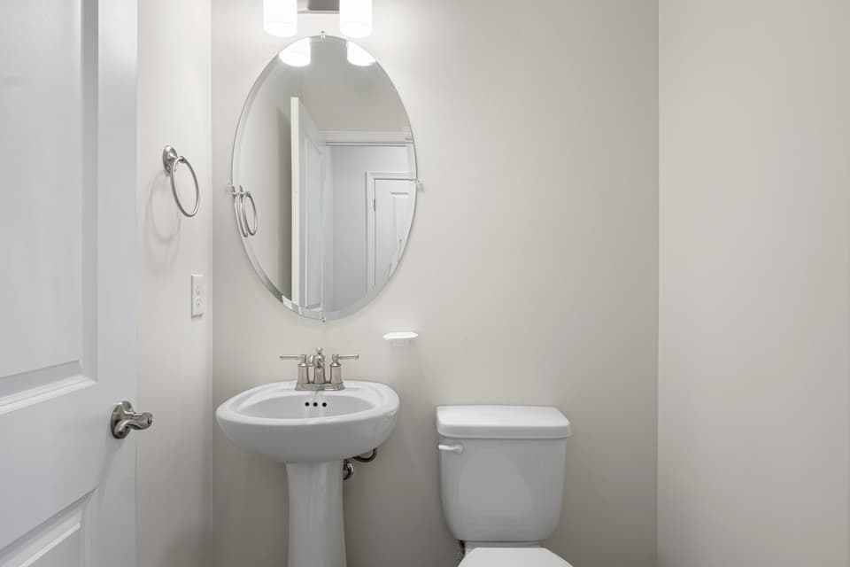 215 Hamilton Avenue NW, photo 17 of 40