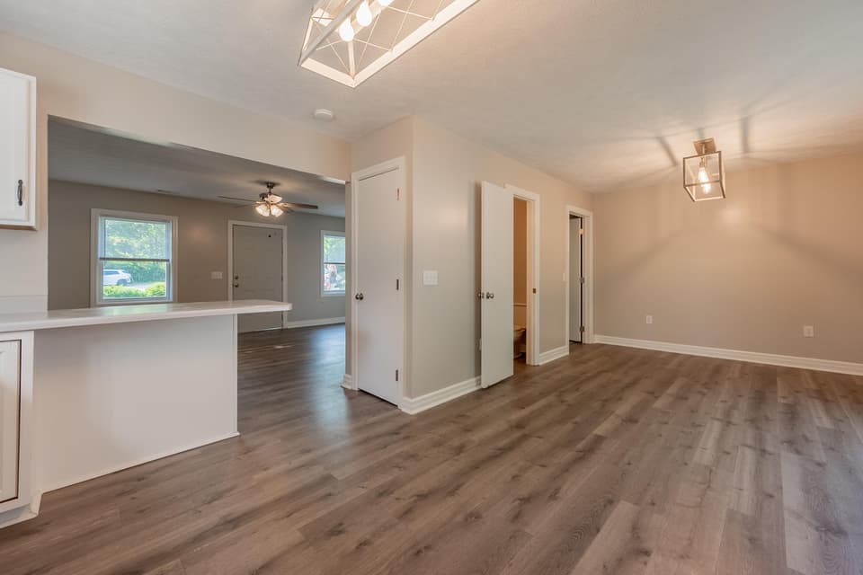 375 Warren Street, photo 14 of 40