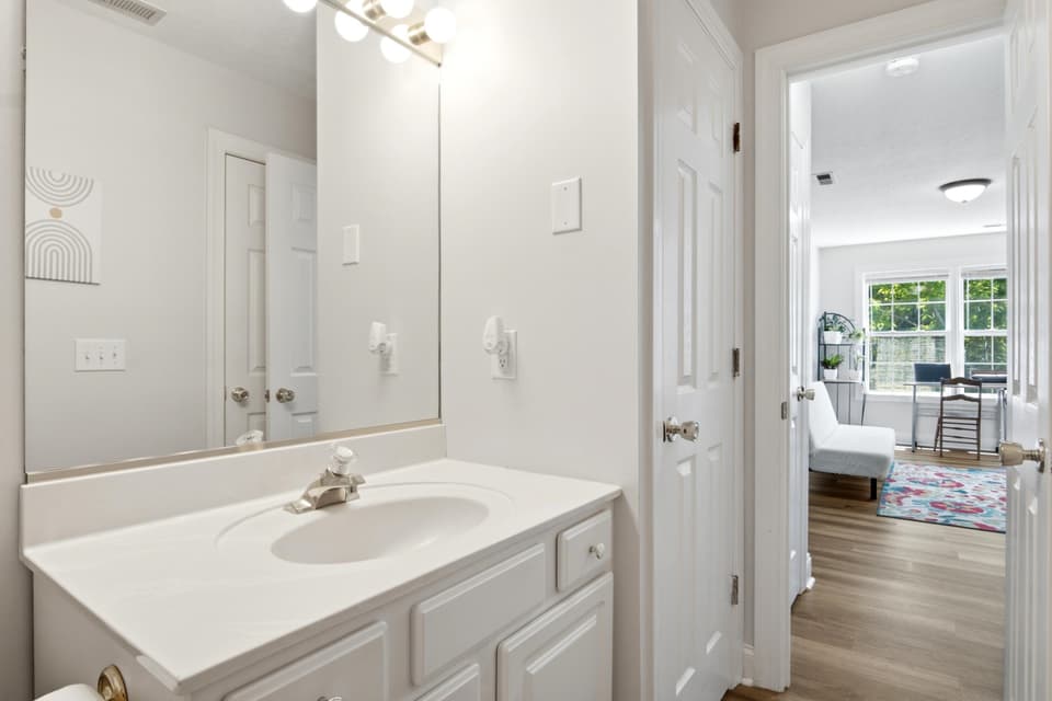 475 Silver Leaf Drive, photo 16 of 34