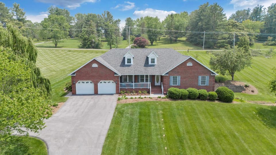 2055 Lake Vista Drive, photo 17 of 40