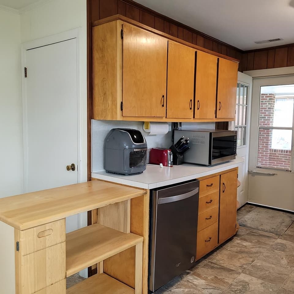 350 Hickory Drive, photo 10 of 31