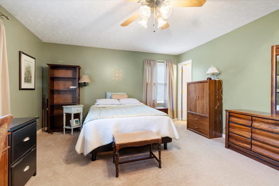 10 Belmont Drive, photo 12 of 40
