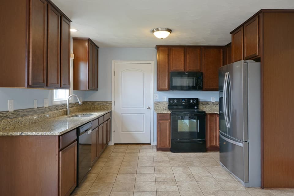 1480 Kensington Way, photo 17 of 40