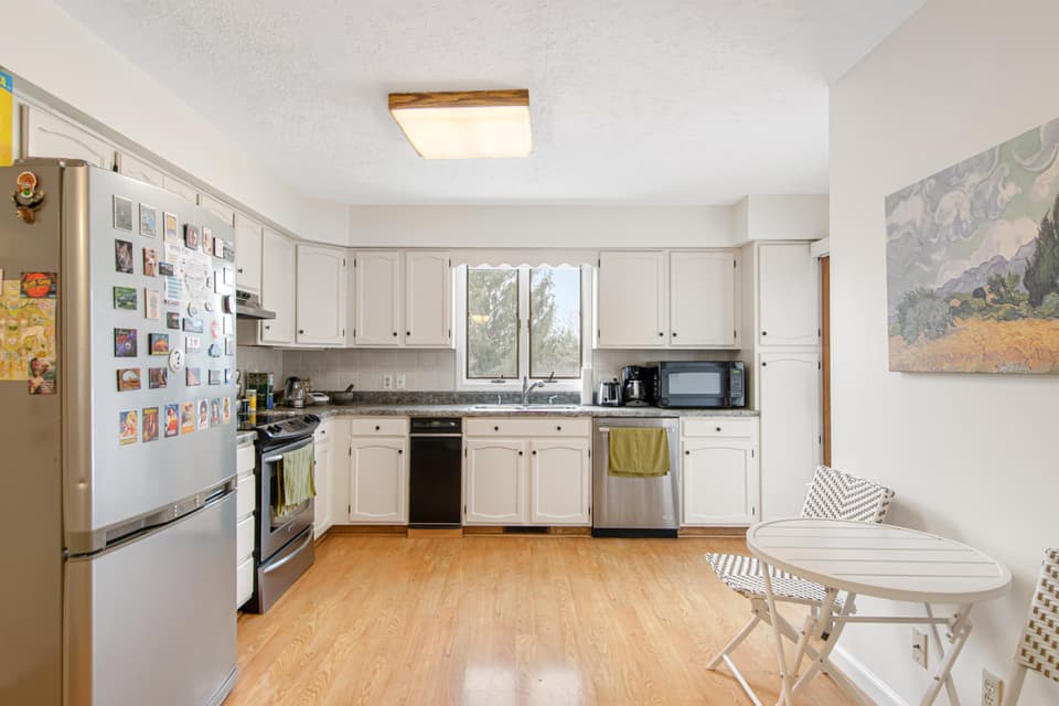 285 Emerald Boulevard, photo 10 of 40