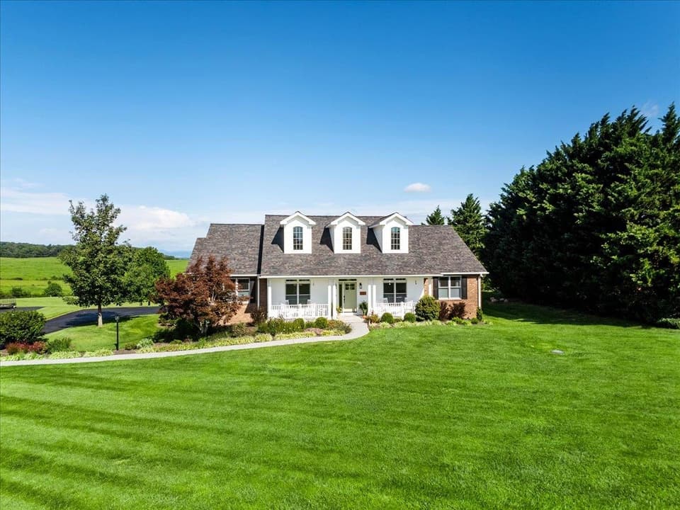 2120 Knoll Crest Drive, Christiansburg, VA