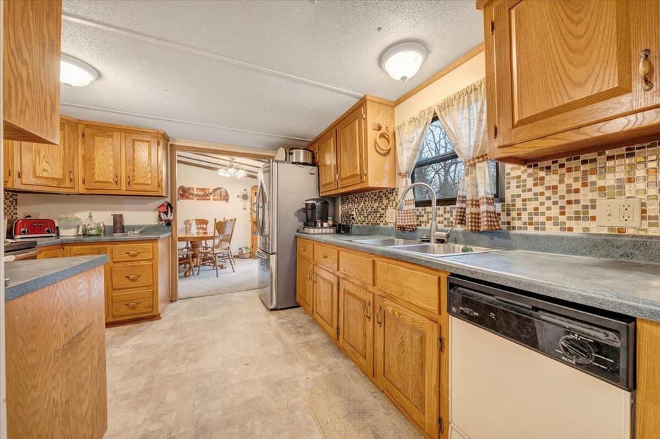 505 Quesenberry St, photo 6 of 21