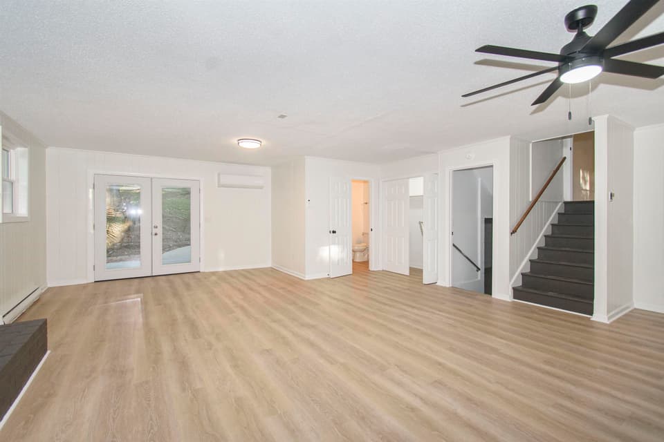 300 Arrowhead Trail, photo 33 of 39