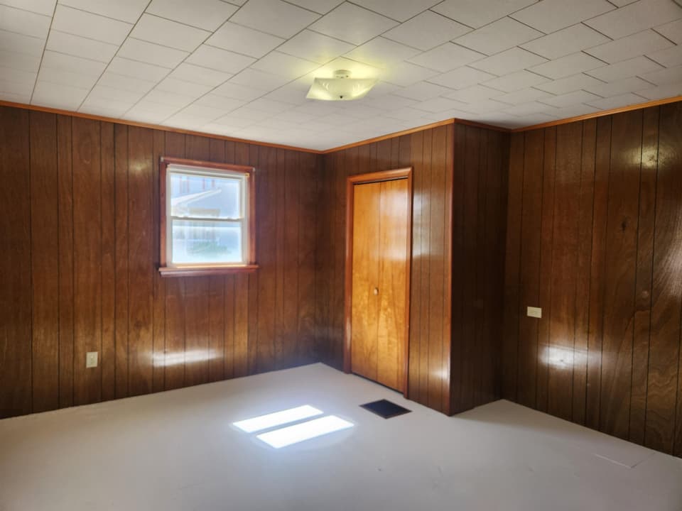 365 Clearview Drive, photo 11 of 40