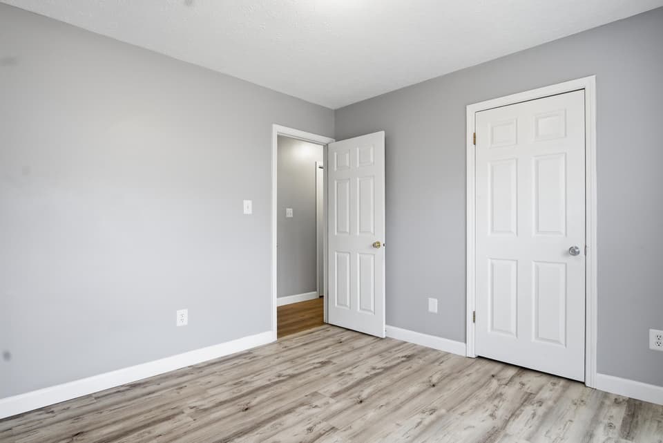660 Warren Court, photo 18 of 29