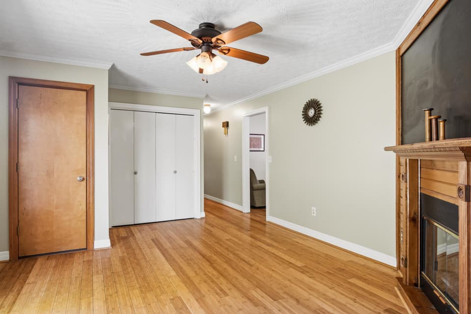 680 Liberty Via, photo 7 of 40