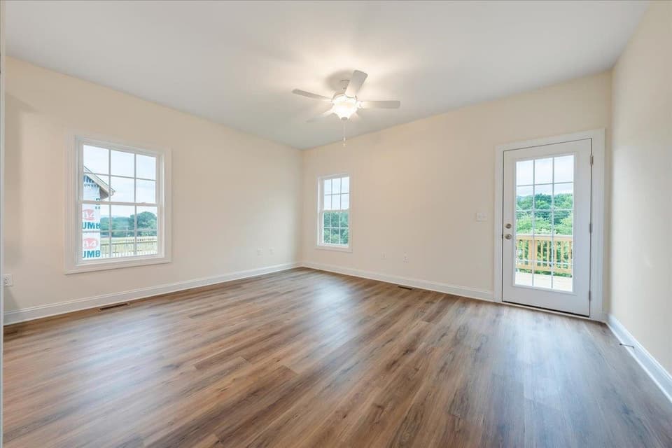 940 Holland Loop, photo 33 of 40