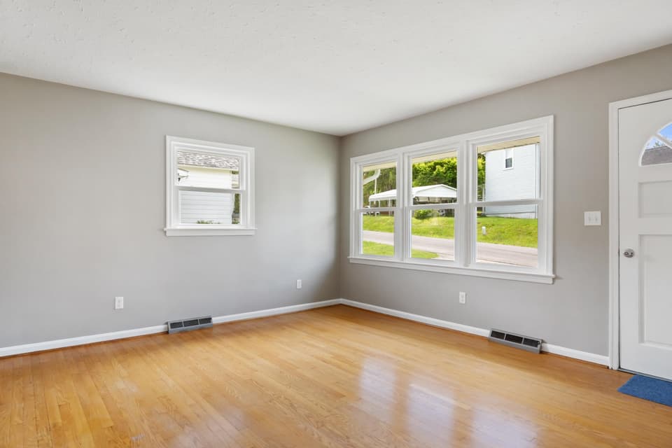 660 Colhoun Street, photo 4 of 35