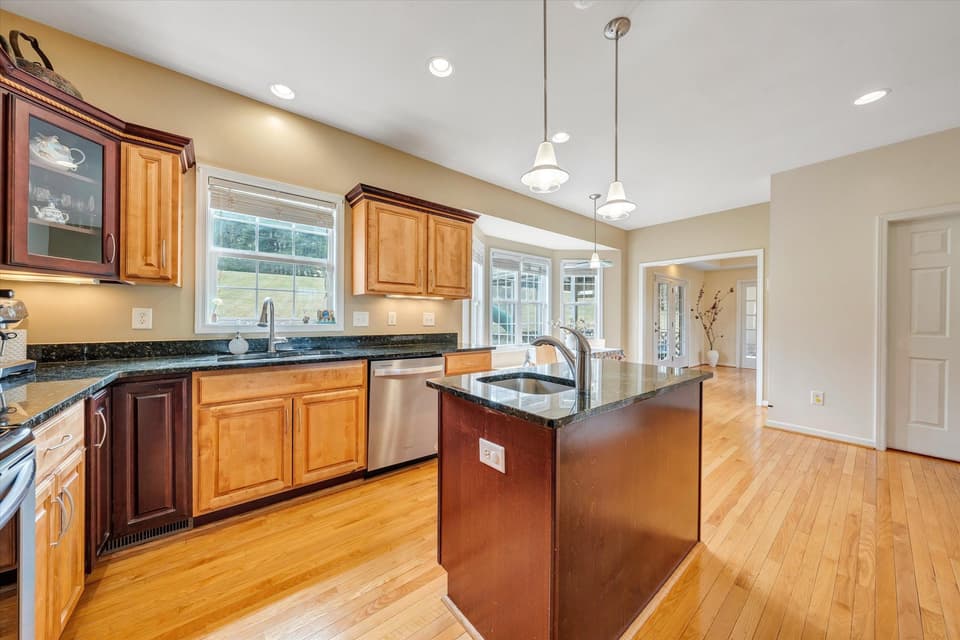 2065 Lake Vista Drive, photo 19 of 40