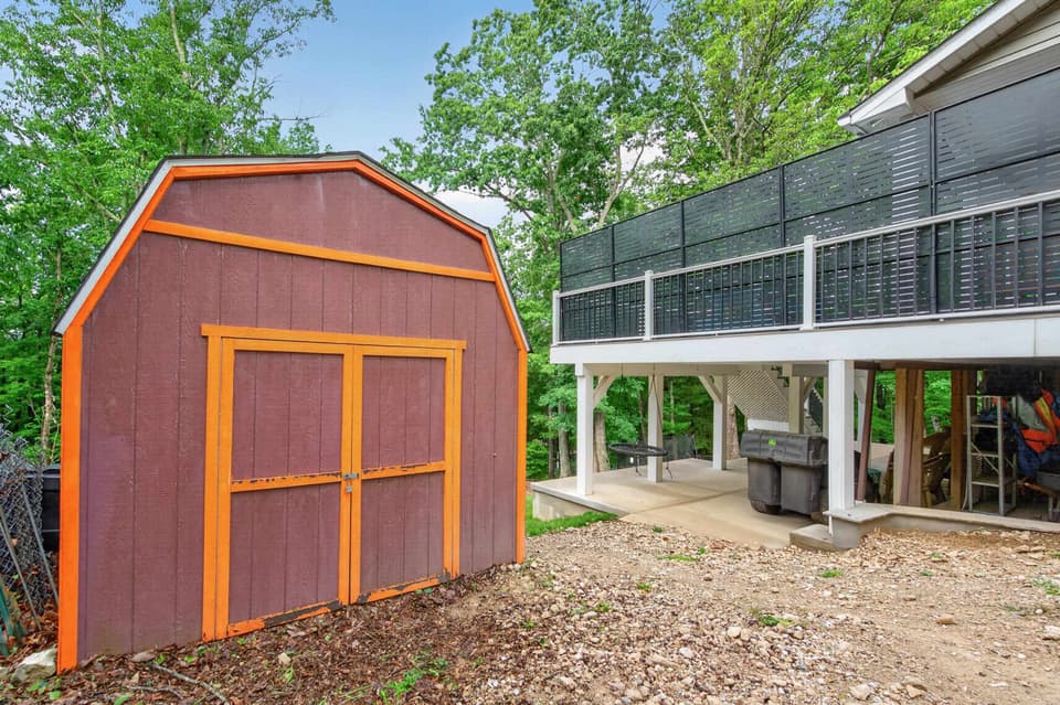 435 Tomahawk Drive, photo 28 of 40