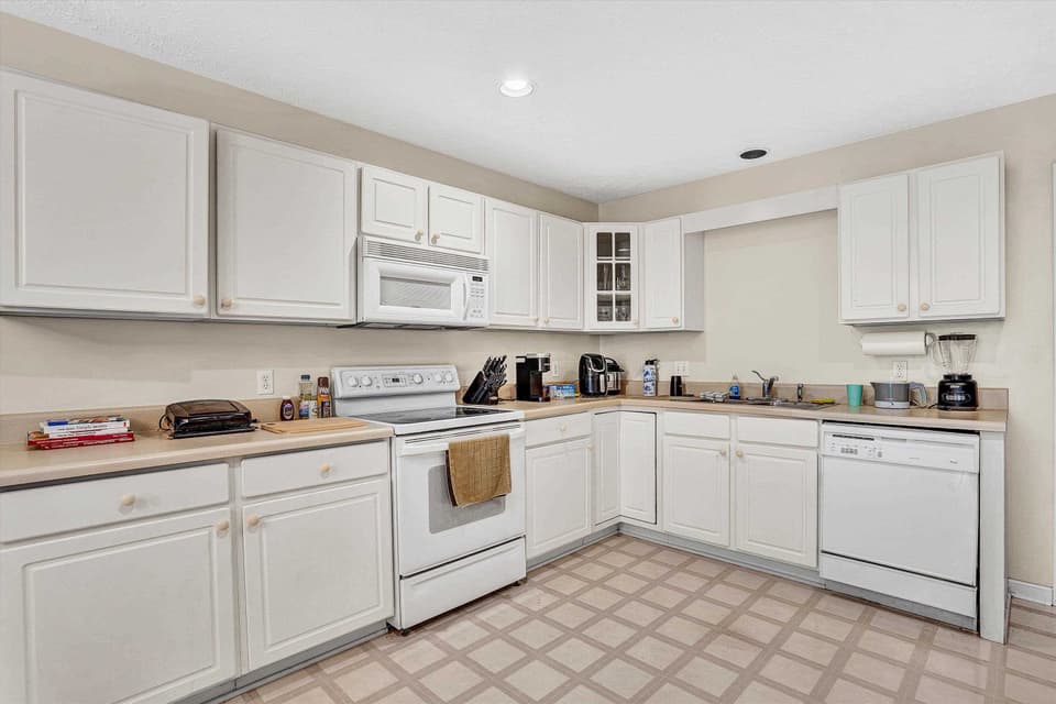 140 Jennifer Street SE, photo 10 of 21