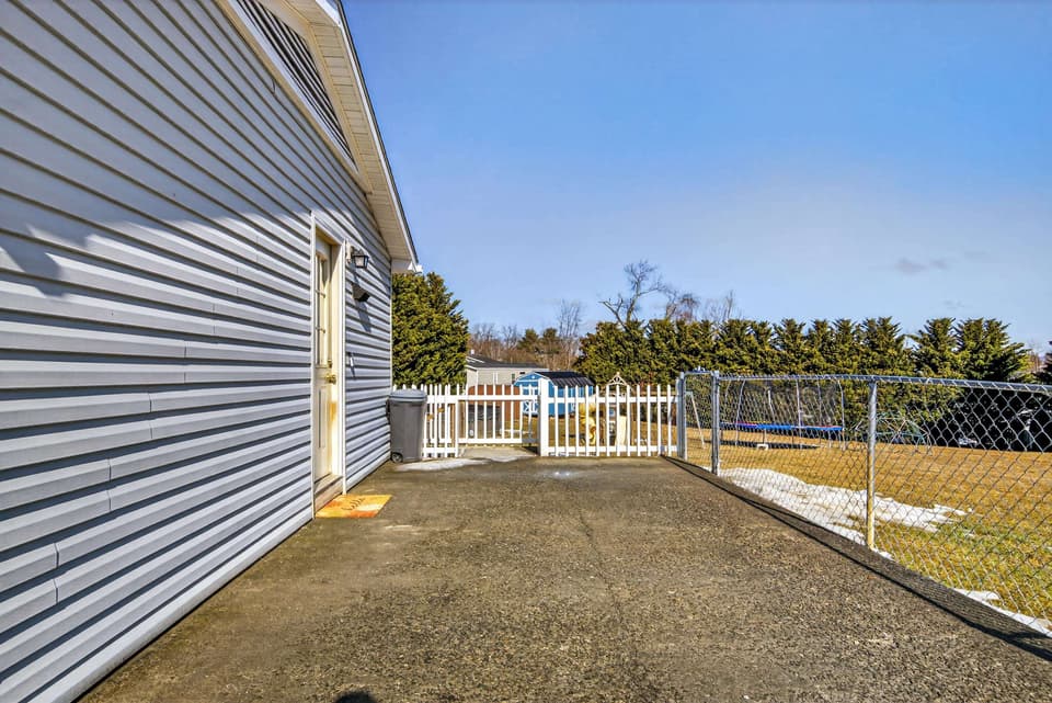 670 Lawn Drive, photo 38 of 40