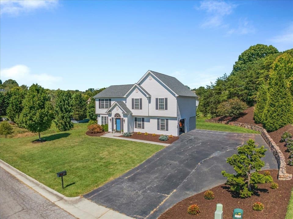 740 Independence Boulevard, photo 2 of 40