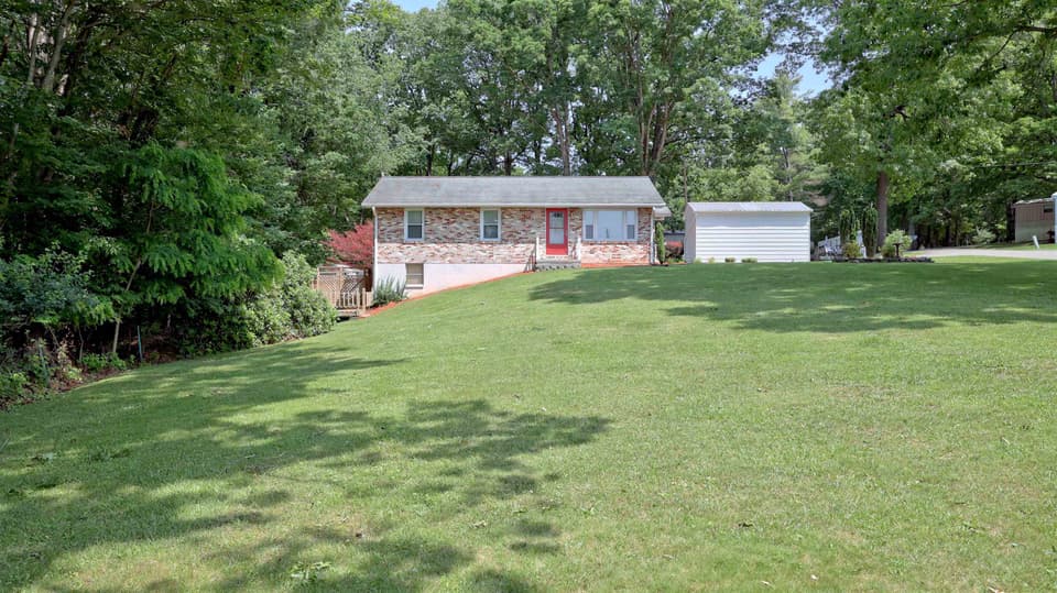 2611 Kings Court, photo 2 of 40