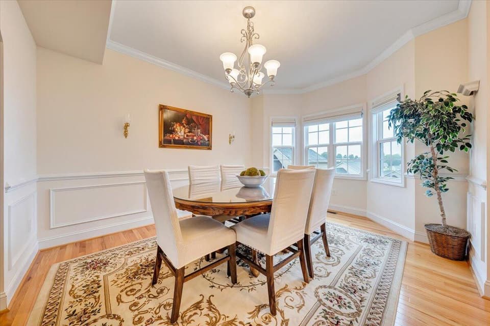 1585 Diana Drive, photo 9 of 38