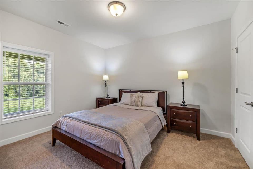 870 Jefferson Circle, photo 25 of 40