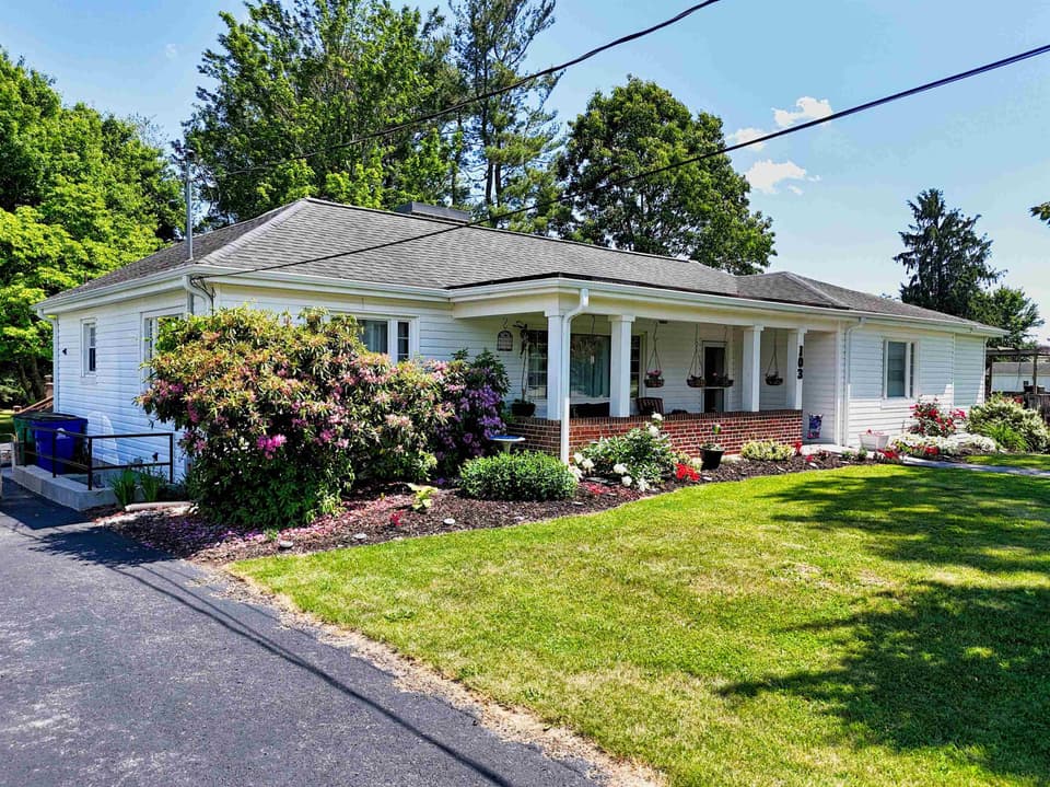 103 Ellett Drive SE, Christiansburg, photo 2