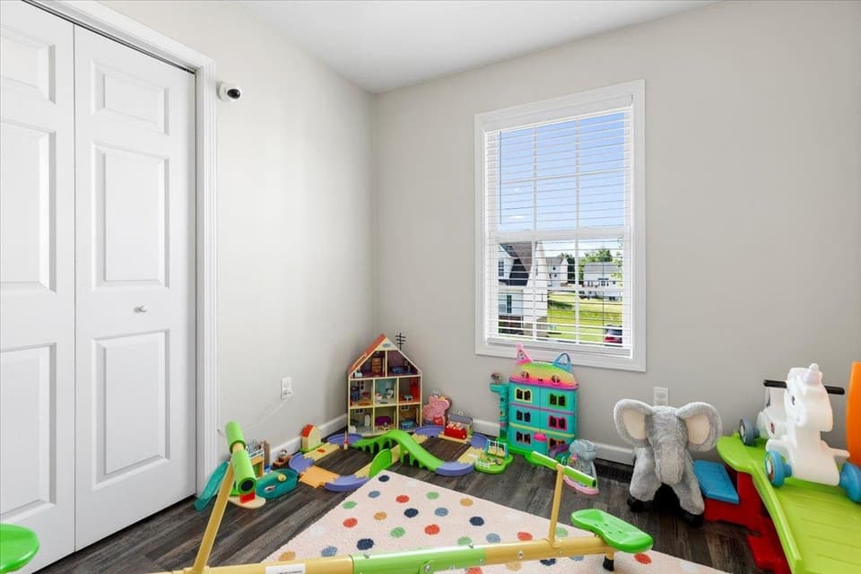 150 Sage Lane, photo 13 of 32