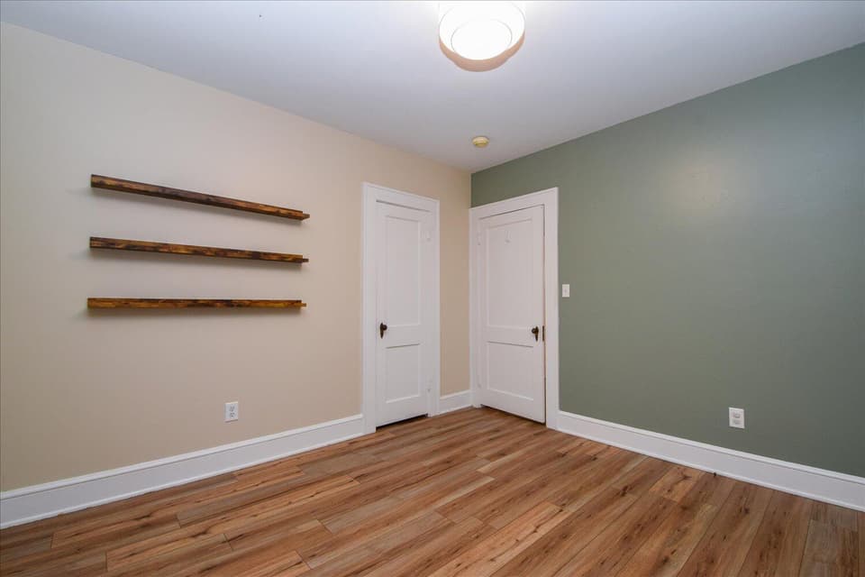 306 S Franklin St, photo 12 of 40