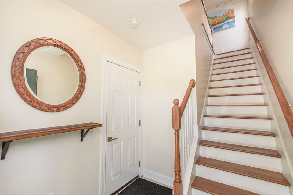 610 Oak Tree Boulevard, photo 4 of 37