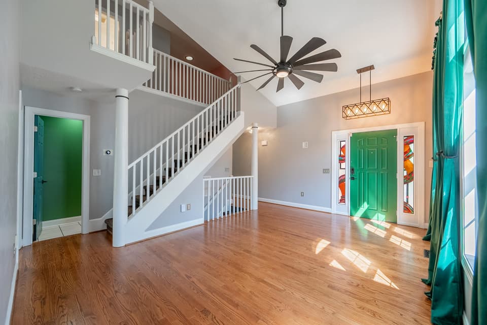 1095 Red Leaf Court, photo 11 of 40