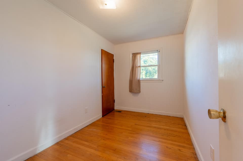 270 Dunlap Drive, photo 15 of 40