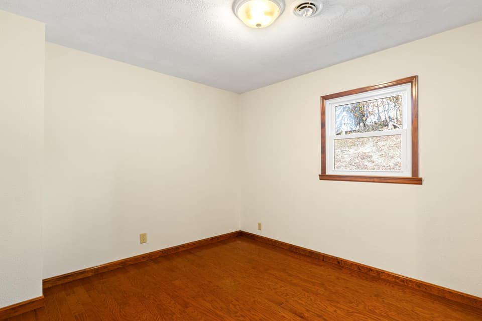 4550 Wayside Drive, photo 34 of 40