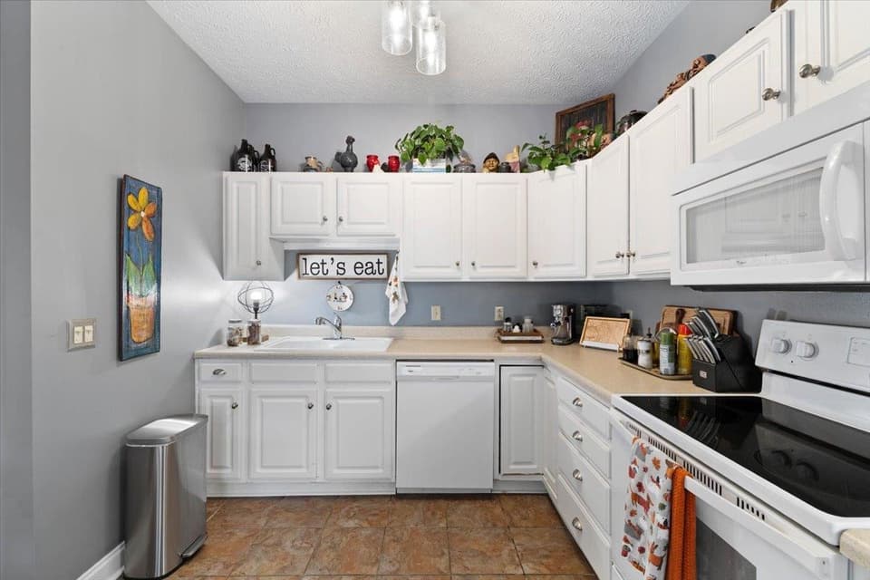 235 Silver Leaf Drive NW, photo 6 of 23