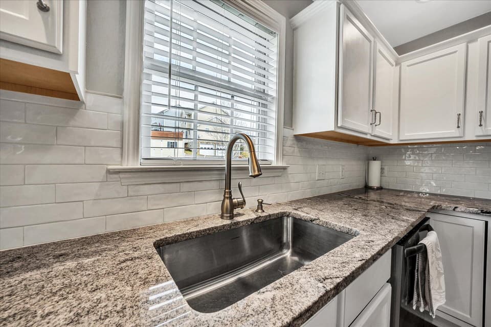 735 George Edward Via, photo 14 of 38