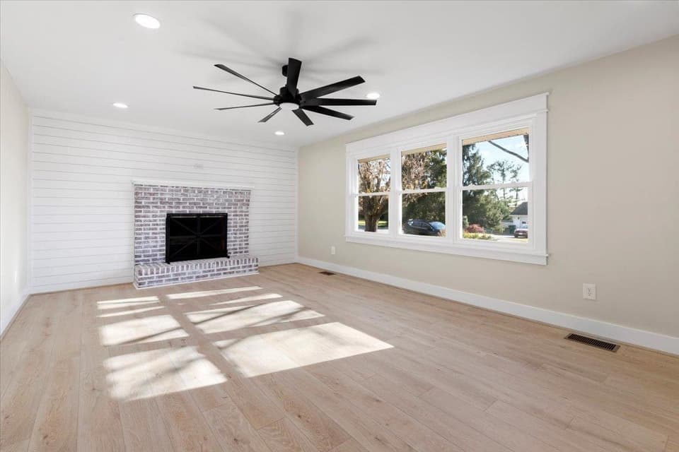 855 Mountain View Drive, photo 13 of 40