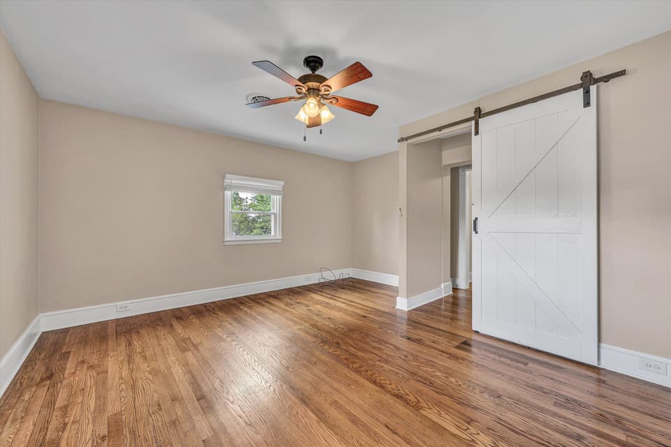 215 S Hill Dr, photo 19 of 37