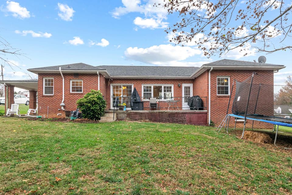 120 Cherry Lane, photo 7 of 33