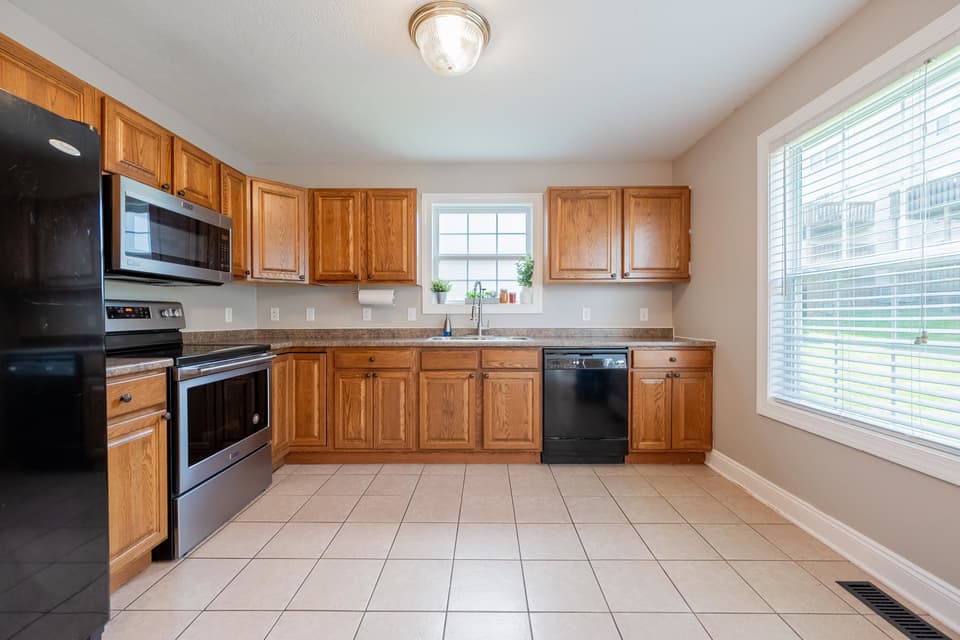 780 Oaktree Boulevard, photo 25 of 40