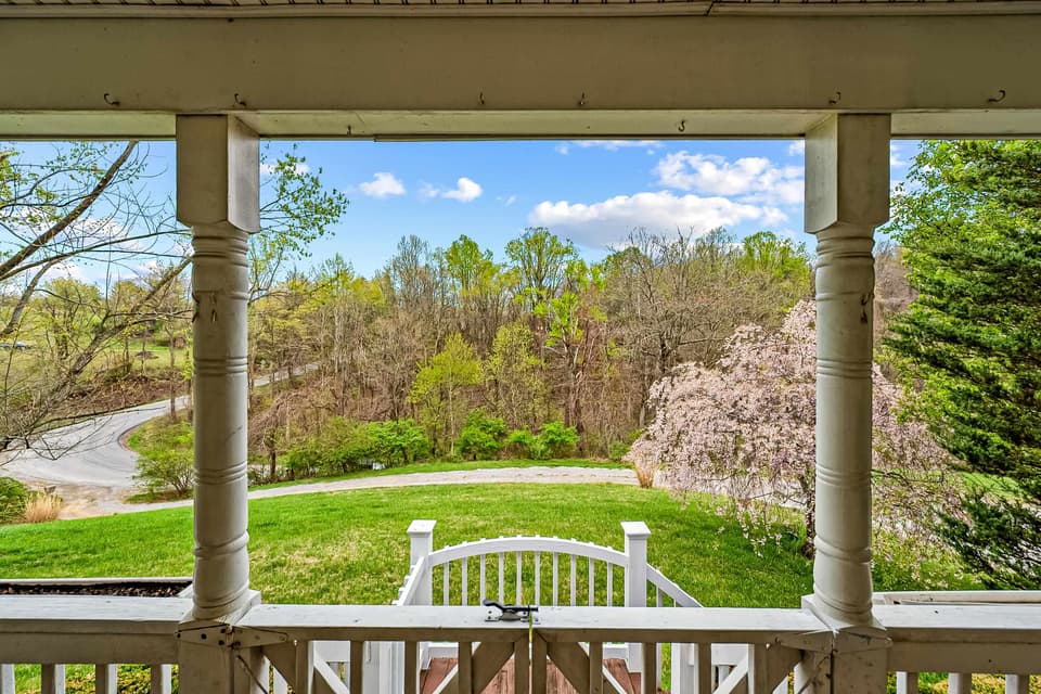 2240 Yellow Sulphur Road, photo 2 of 40
