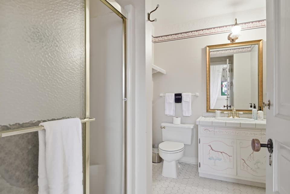 311 E Main Street, photo 25 of 40