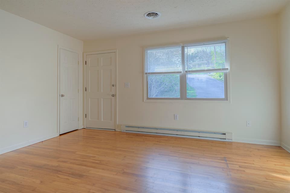 55 Crestview Street, photo 15 of 34