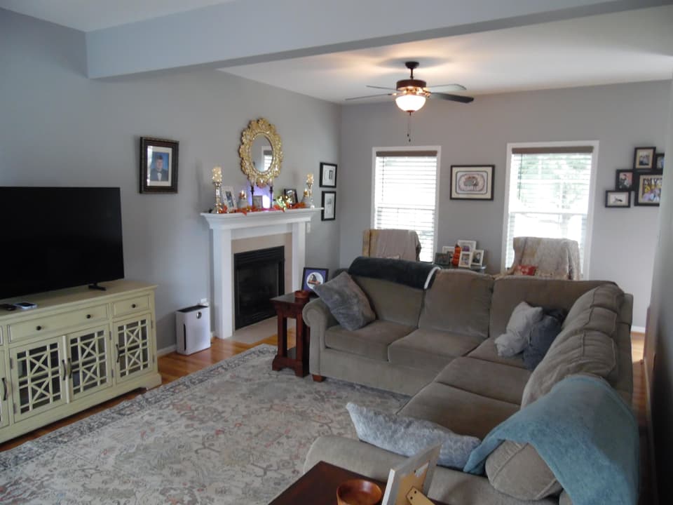 635 Keystone Drive NW, photo 6 of 22