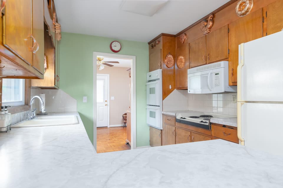 345 Maple Drive, photo 13 of 40
