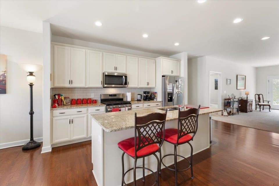 195 Hamilton Avenue NW, photo 6 of 37