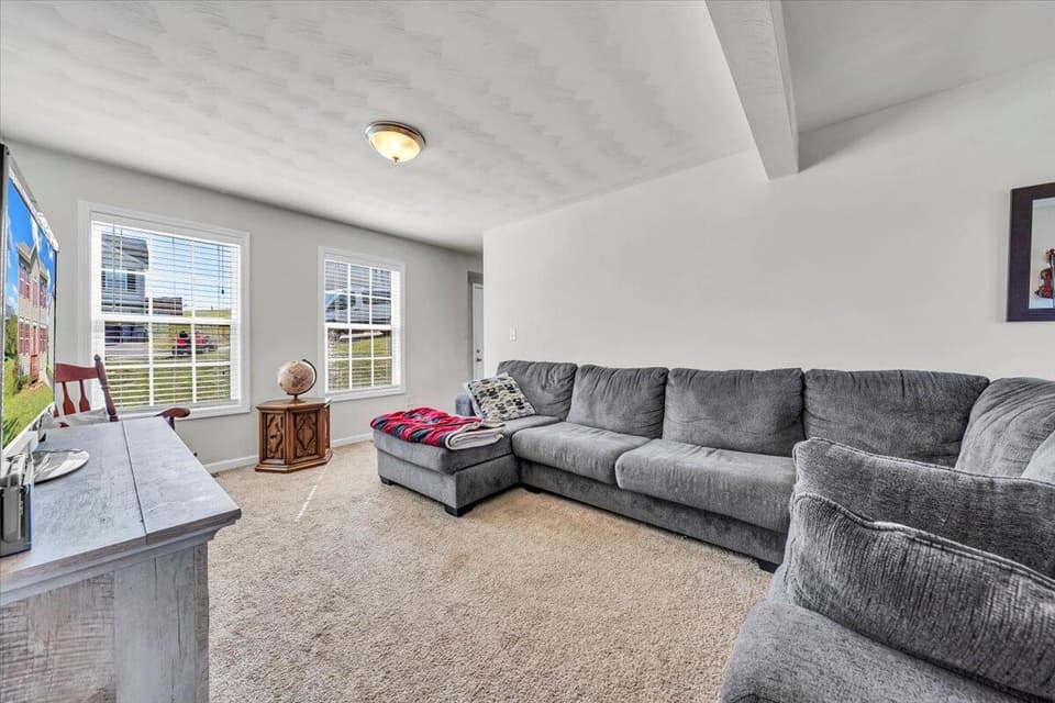 400 Chelsea Loop, photo 6 of 38