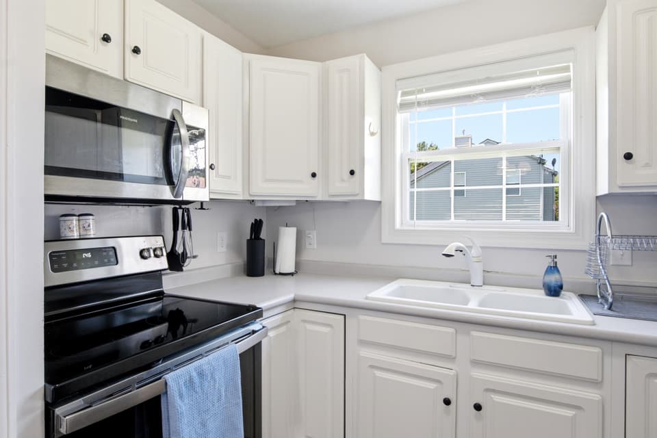 475 Silver Leaf Drive, photo 13 of 34